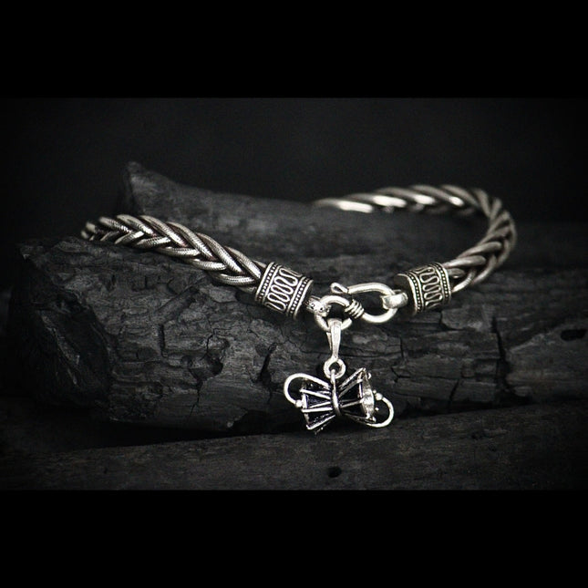 Stylish Silver Bracelet With Damru Pendent