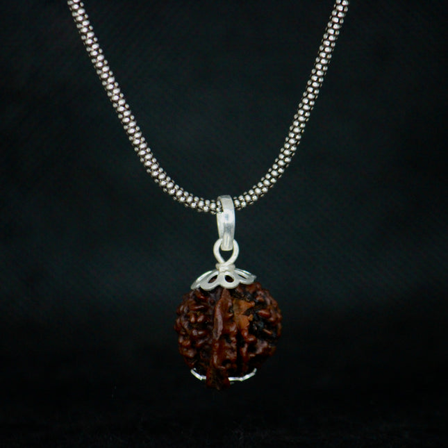 Ganesh Mukhi Rudraksha With Oxidised Silver Chain